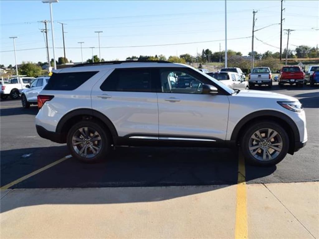New 2025 Ford Explorer Active 4x4 SUV