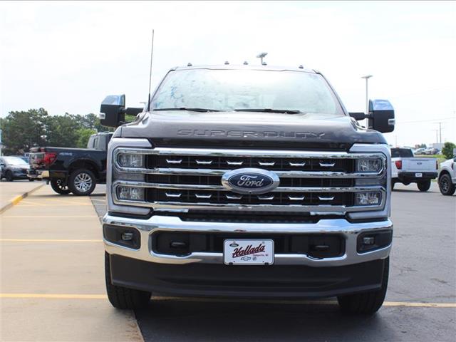 2025 Ford F-250 Lariat photo 2