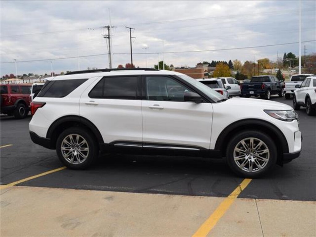 New 2025 Ford Explorer Active 4x4 SUV