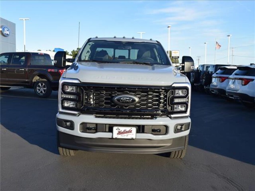 New 2026 Ford F-350 Lariat 4x4 Crew Cab 6.75 ft. box 160 in. WB SRW Truck Crew Cab