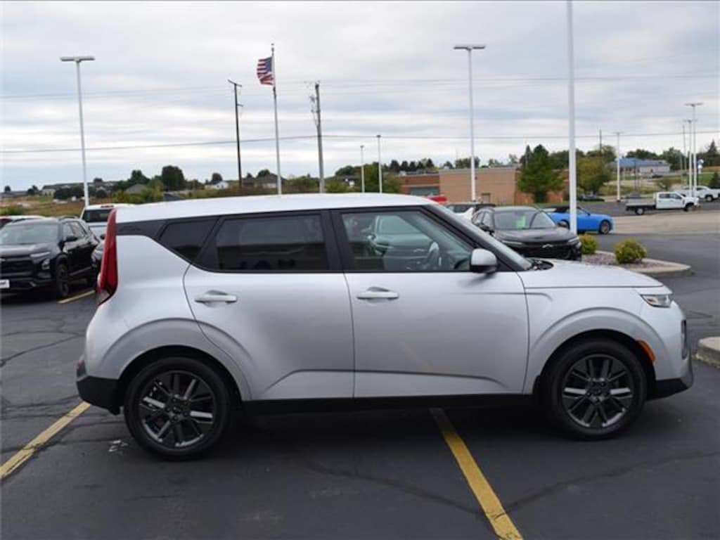 Used 2021 Kia Soul S (IVT) Hatchback