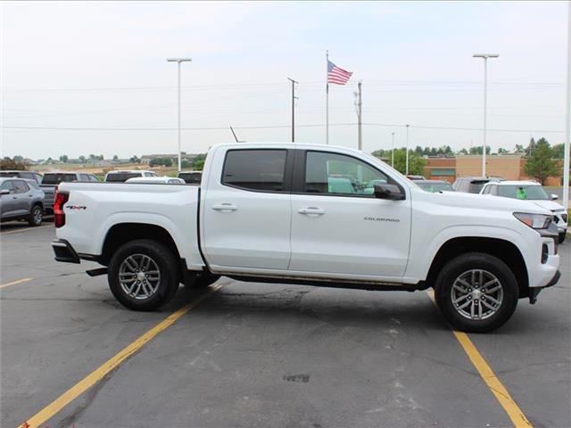 2023 Chevrolet Colorado LT photo 4