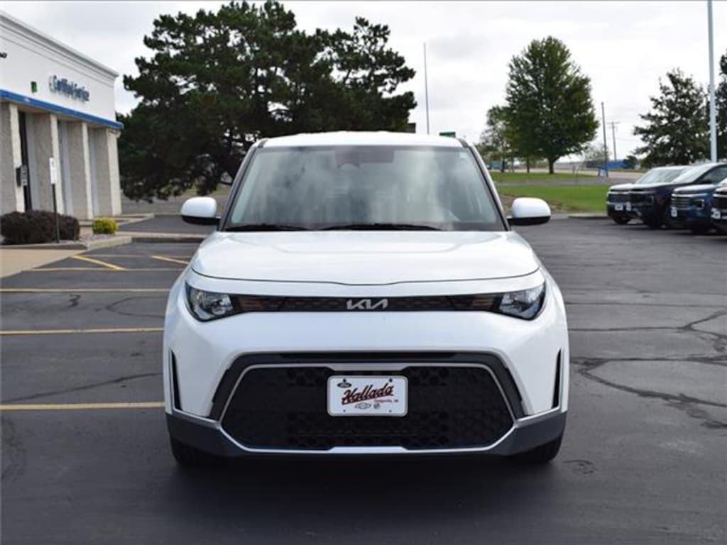 Used 2023 Kia Soul LX (IVT) Hatchback