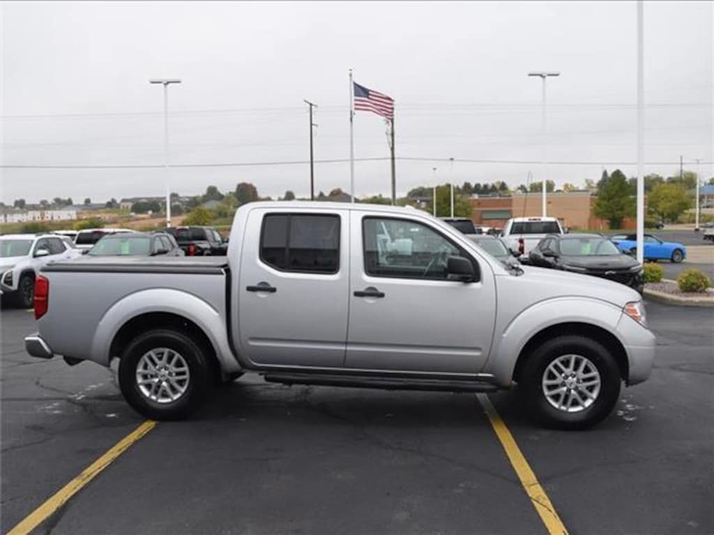 Used 2016 Nissan Frontier SV (M6) (SOP 1015) 4x4 Crew Cab 4.75 ft. box 125.9 Truck Crew Cab