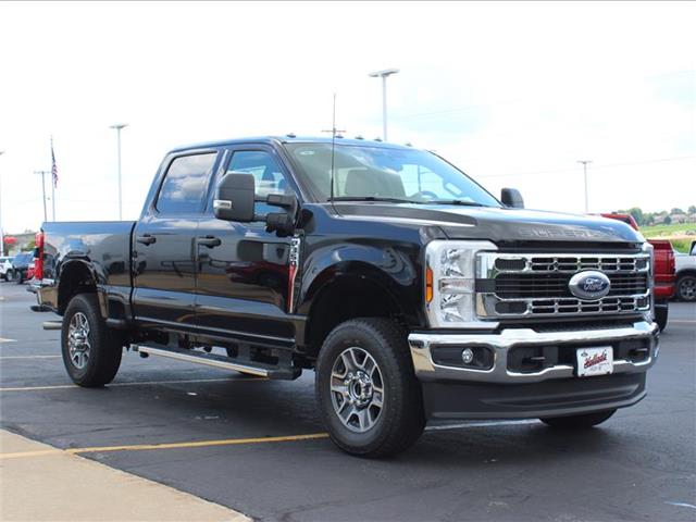 2025 Ford F-350 XLT photo 3