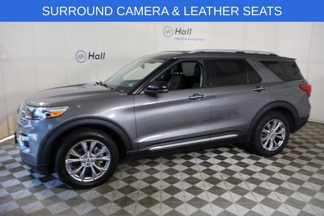 2023 Ford Explorer Limited's photo