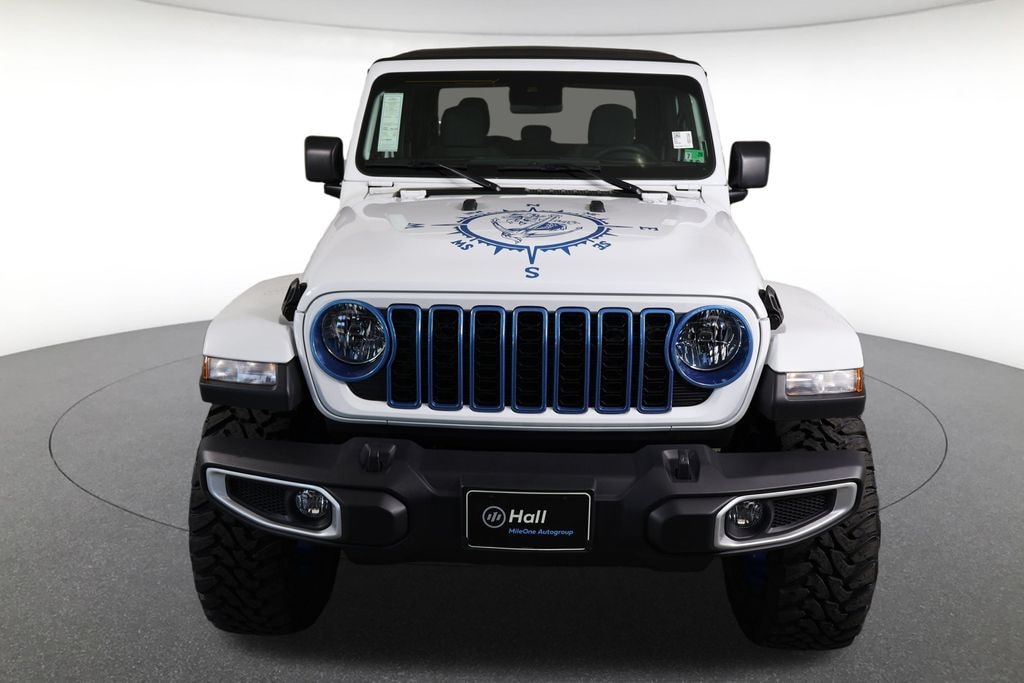 New 2025 Jeep Gladiator Sport Pickup