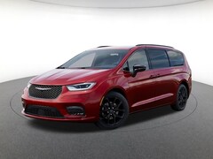 2026 Chrysler Pacifica Select Passenger Van