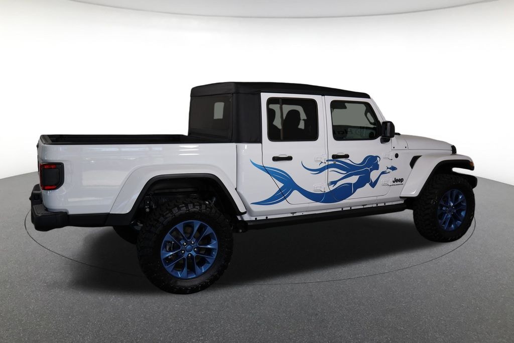 New 2025 Jeep Gladiator Sport Pickup