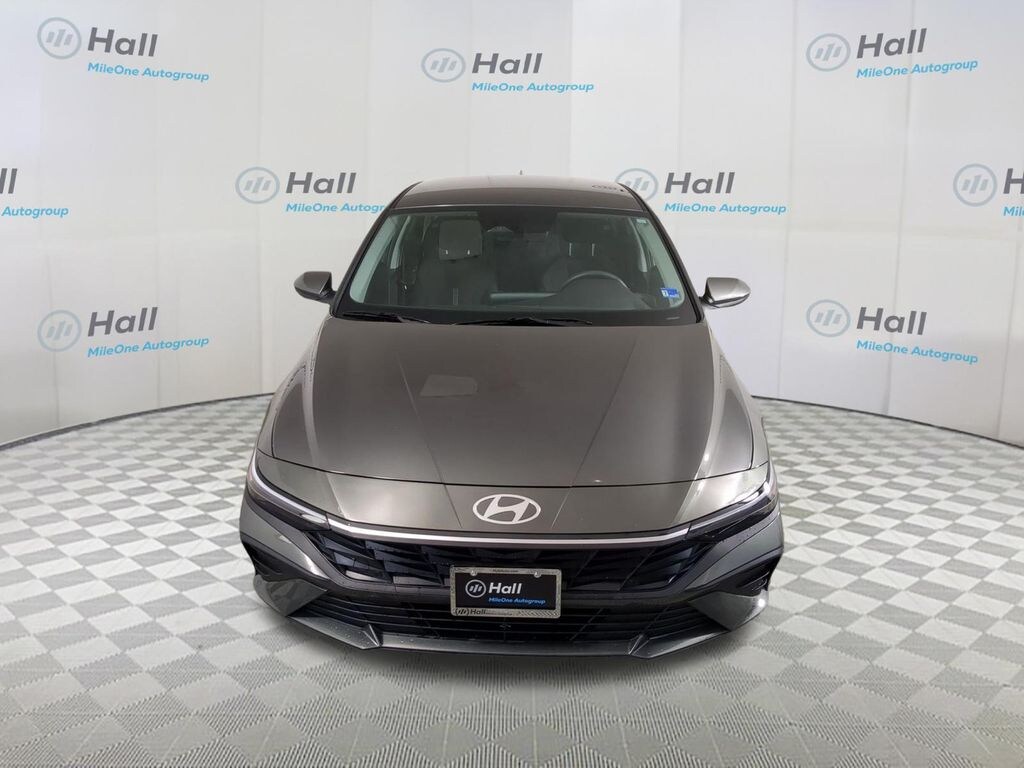 Used 2025 Hyundai Elantra SE Sedan