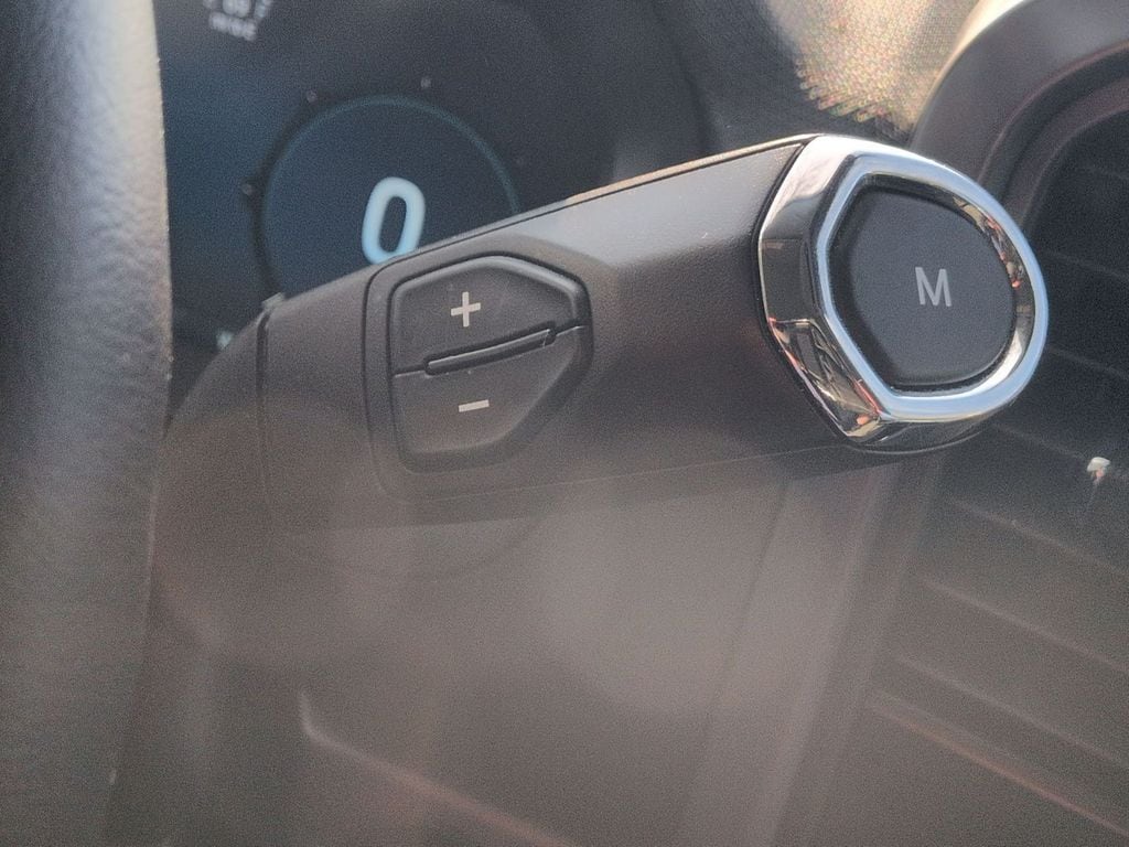 2025 Ford F-150 XLT - Photo 18