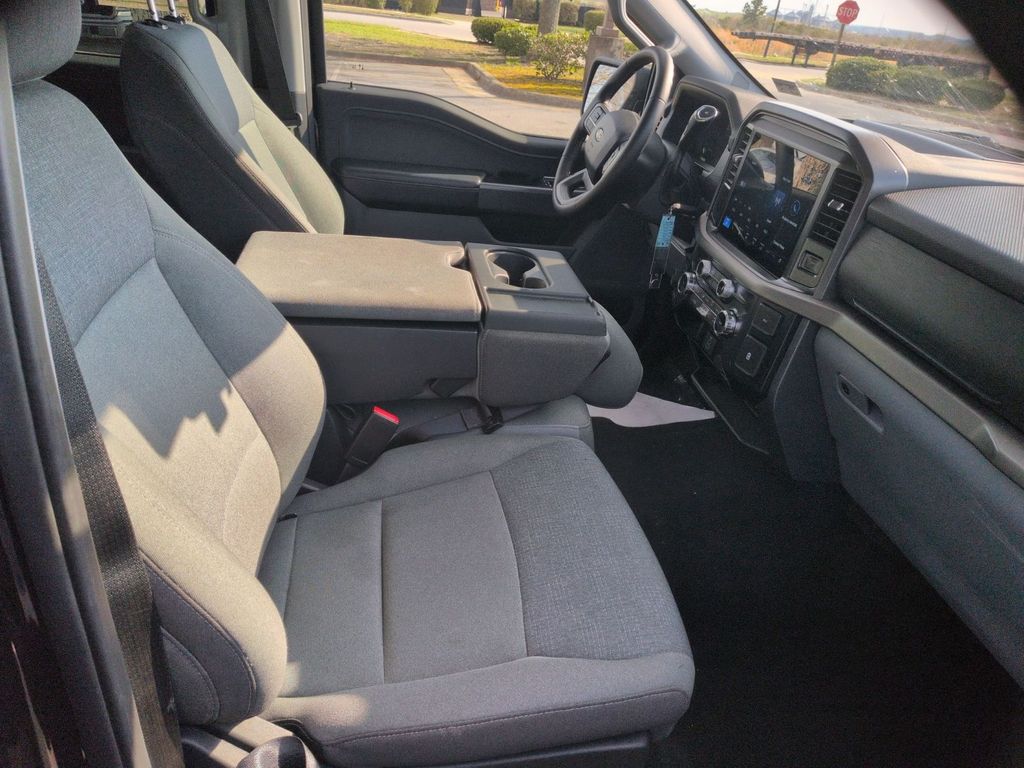 2025 Ford F-150 XLT - Photo 21