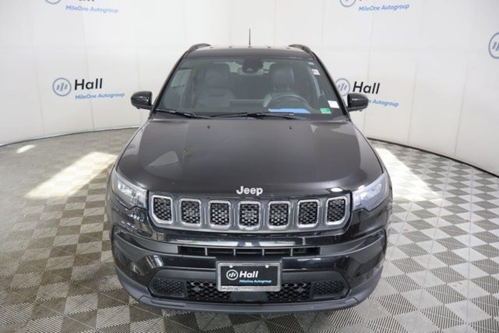 Used 2023 Jeep Compass Latitude SUV