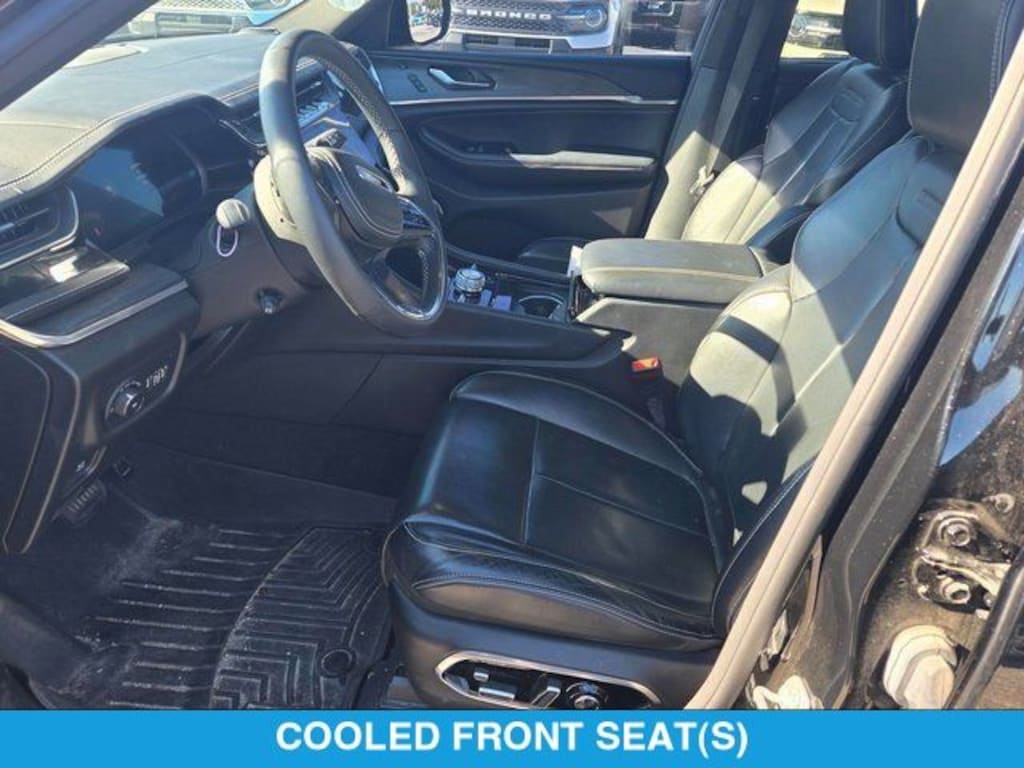 Used 2022 Jeep Grand Cherokee Overland SUV