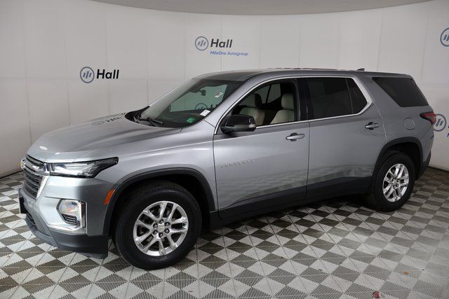 2023 Chevrolet Traverse LS's photo