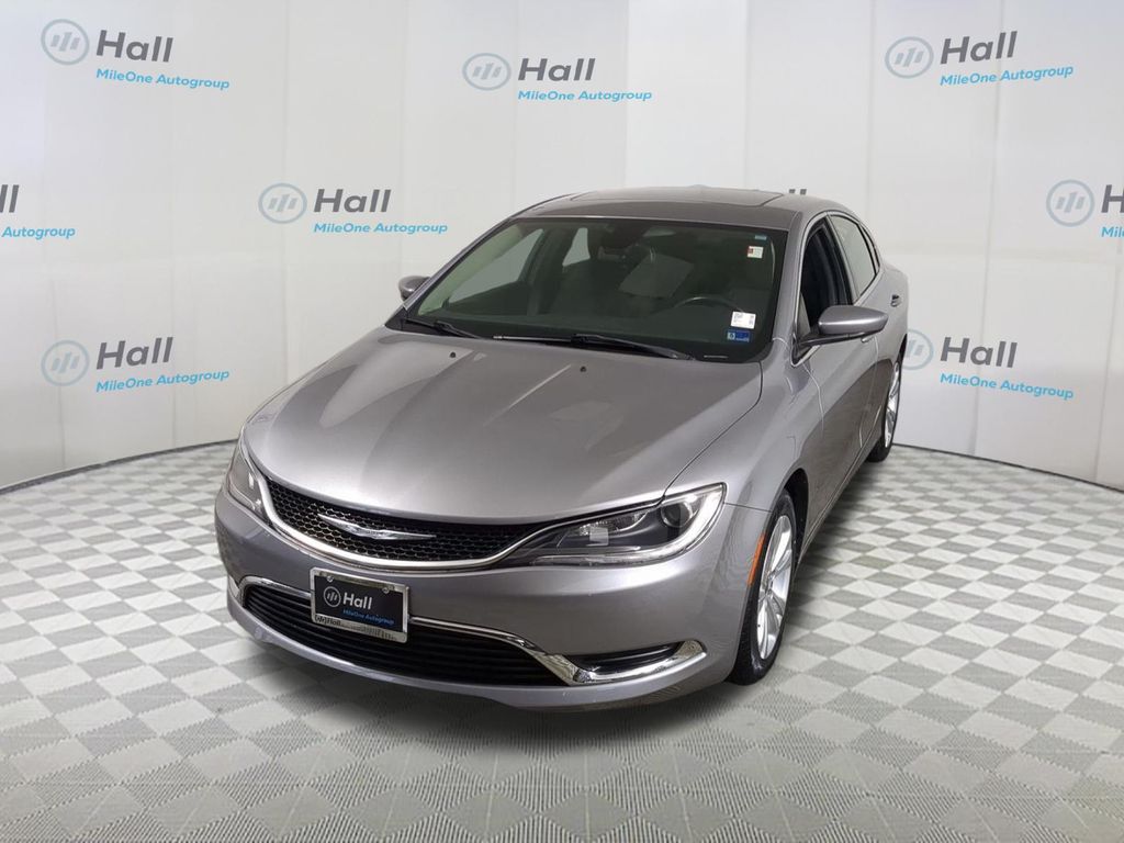2016 Chrysler 200 Limited's photo