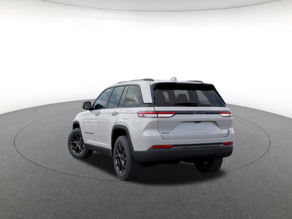 New 2025 Jeep Grand Cherokee Laredo Sport Utility