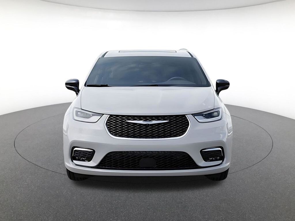 New 2026 Chrysler Pacifica Limited Passenger Van