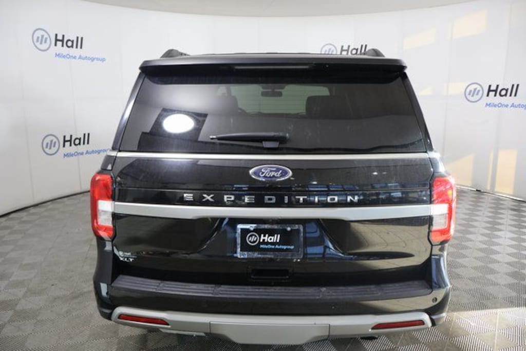 Used 2024 Ford Expedition XLT SUV