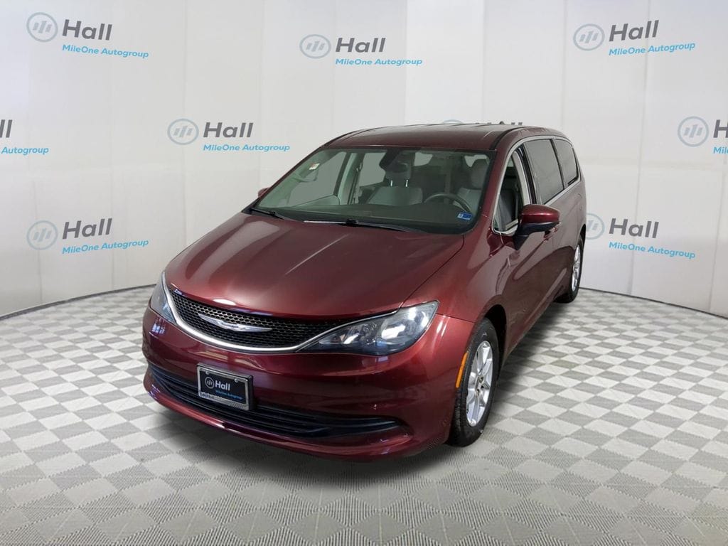 Used 2017 Chrysler Pacifica Touring Minivan/Van