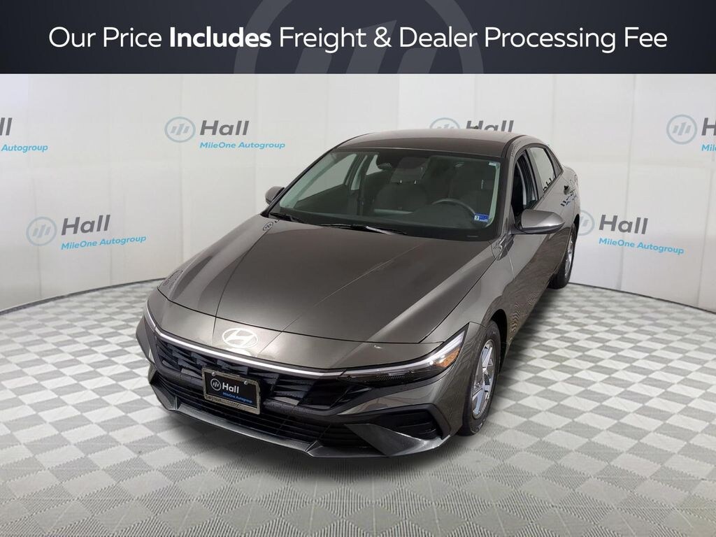 Used 2025 Hyundai Elantra SE Sedan