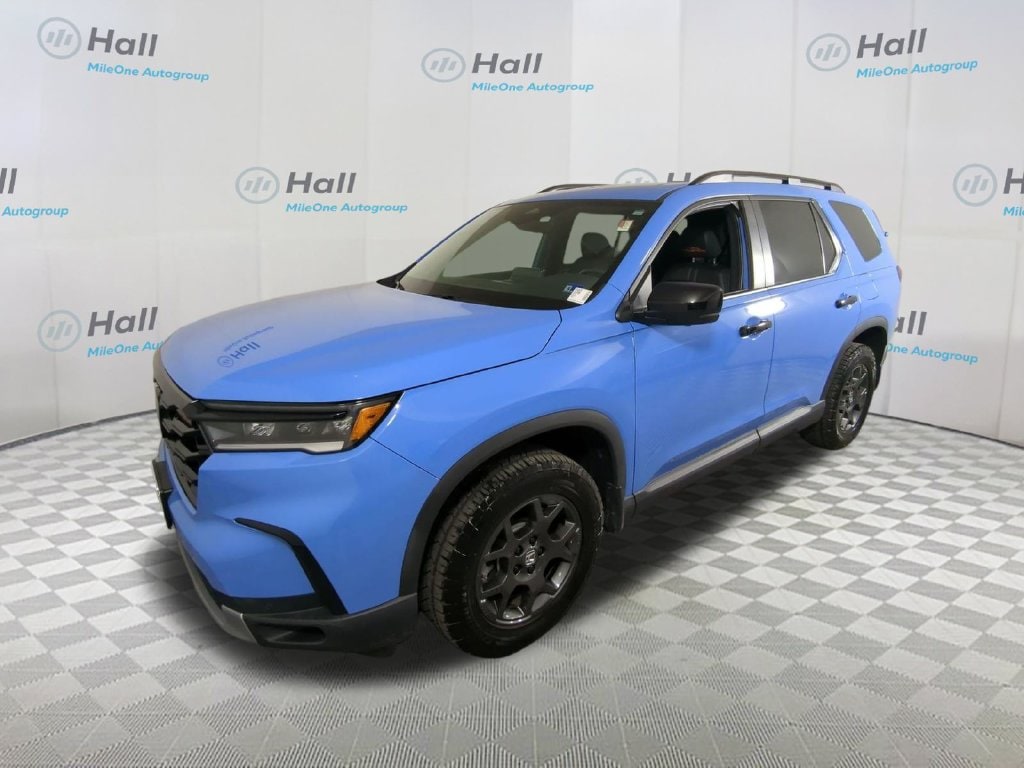 Used 2025 Honda Pilot TrailSport SUV