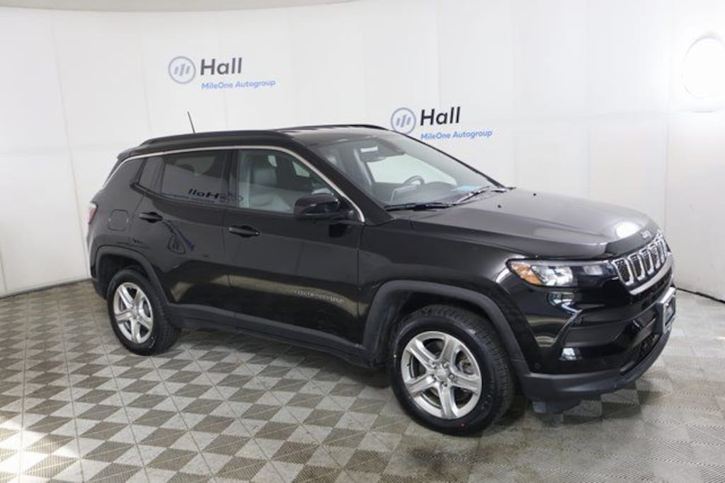 Used 2023 Jeep Compass Latitude SUV