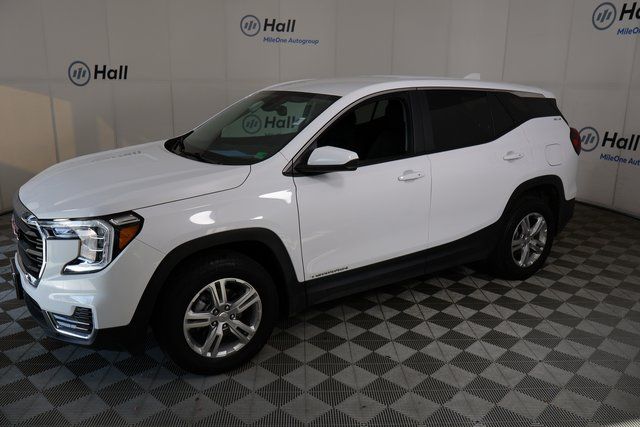 2024 GMC Terrain SLE's photo