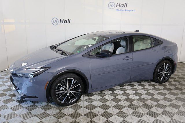 2023 Toyota Prius XLE's photo