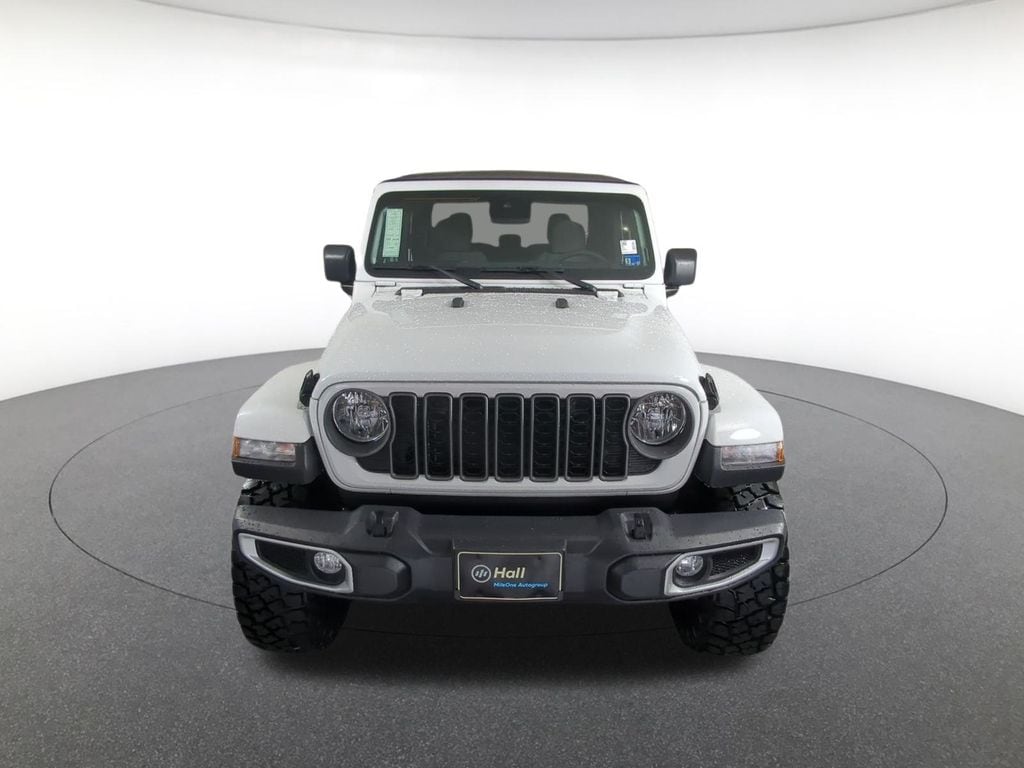 New 2025 Jeep Gladiator Sport Pickup
