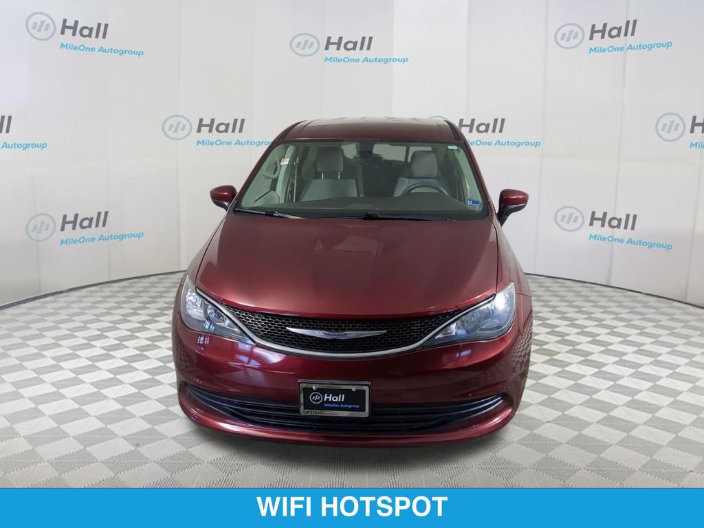 Used 2017 Chrysler Pacifica Touring Minivan/Van