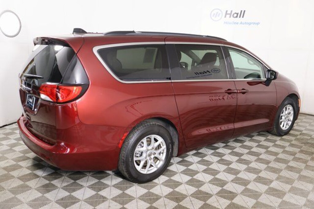 Used 2021 Chrysler Voyager LXI Minivan/Van