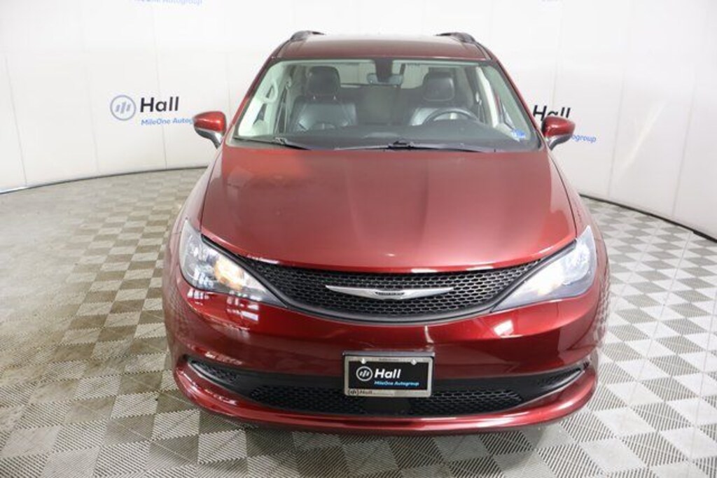 Used 2021 Chrysler Voyager LXI Minivan/Van