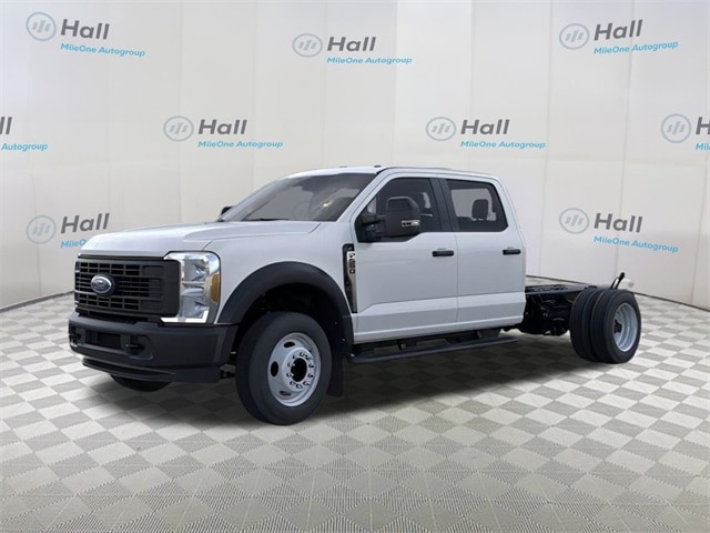 2026 Ford F-550 Super Duty Chassis Cab XL's photo