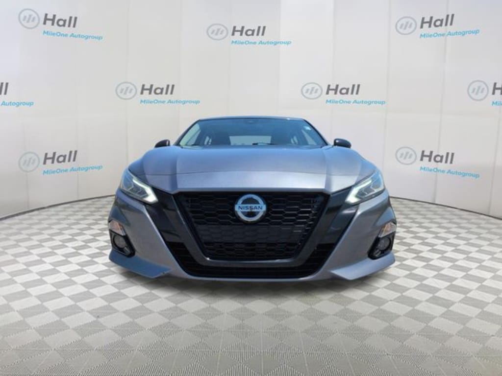 Used 2022 Nissan Altima 2.5 SR Sedan
