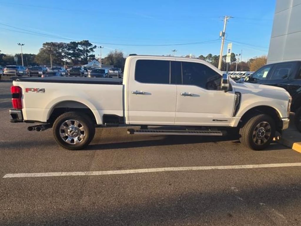 Used 2025 Ford F-250SD Lariat Truck