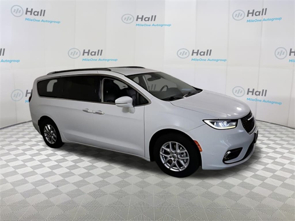 Used 2021 Chrysler Pacifica Touring L Minivan/Van