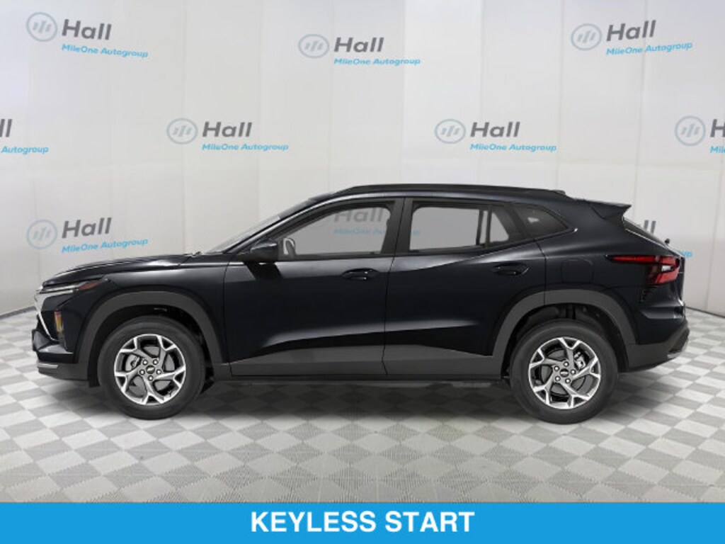 Used 2025 Chevrolet Trax LT SUV
