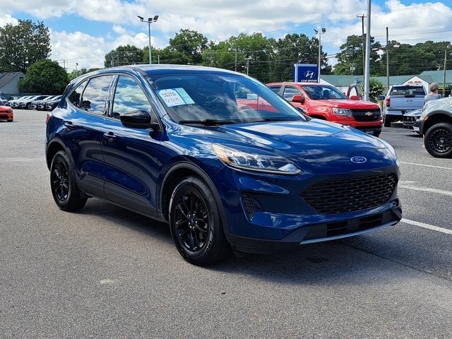 Used 2020 Ford Escape SE with VIN 1FMCU0BZ8LUA15402 for sale in Elizabeth City, NC