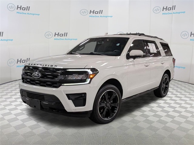 2023 Ford Expedition Limited's photo