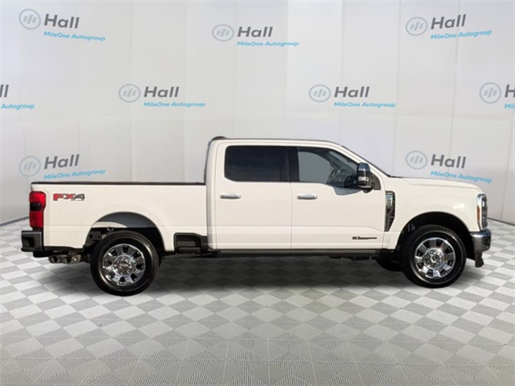 Used 2023 Ford F-250SD Lariat Truck