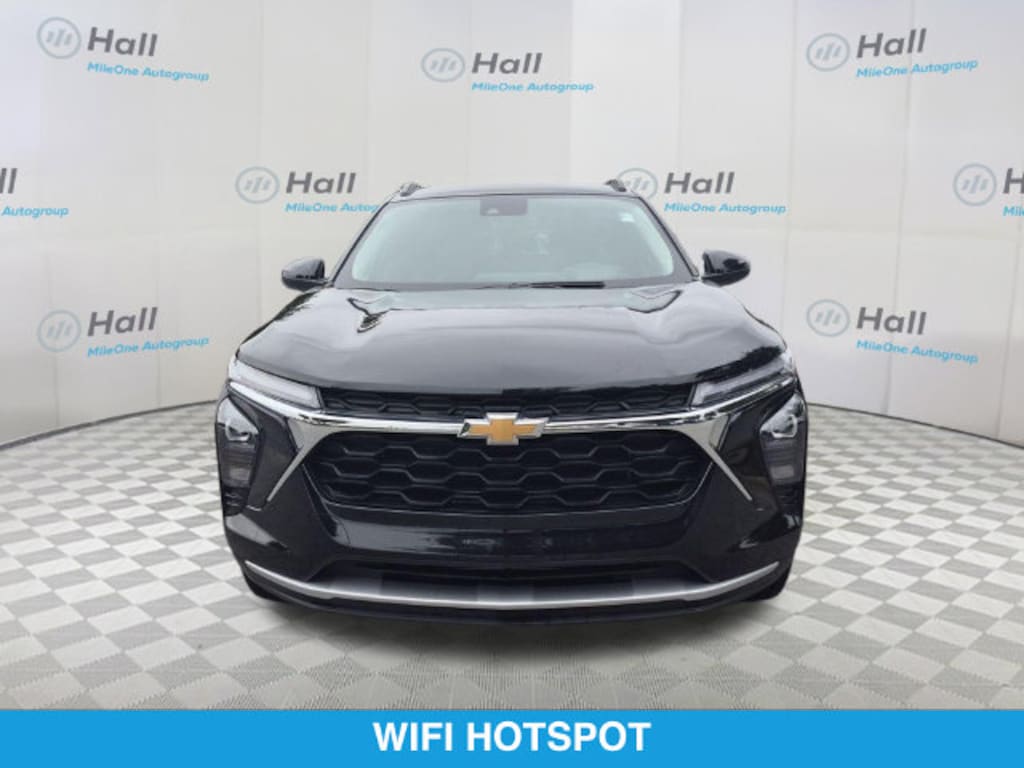 Used 2025 Chevrolet Trax LT SUV