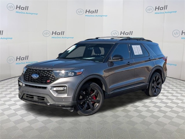 2022 Ford Explorer ST's photo