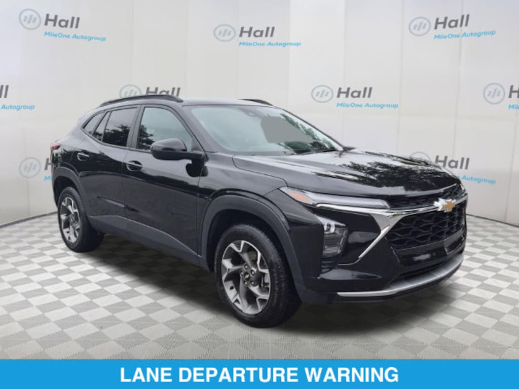 Used 2025 Chevrolet Trax LT SUV
