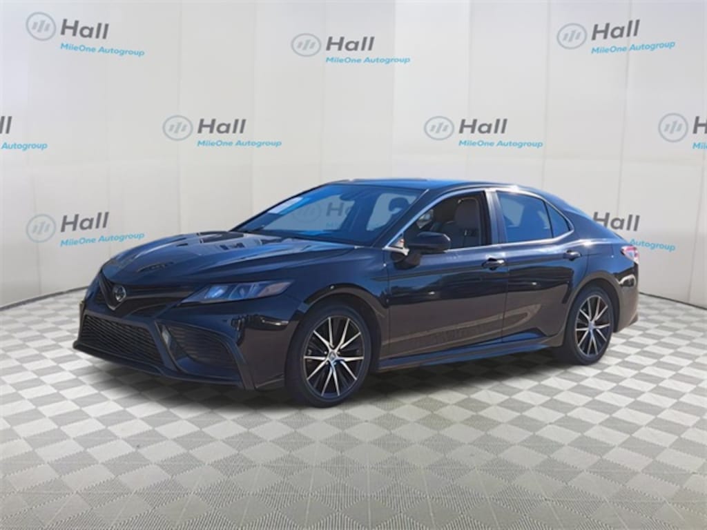 Used 2022 Toyota Camry SE Sedan