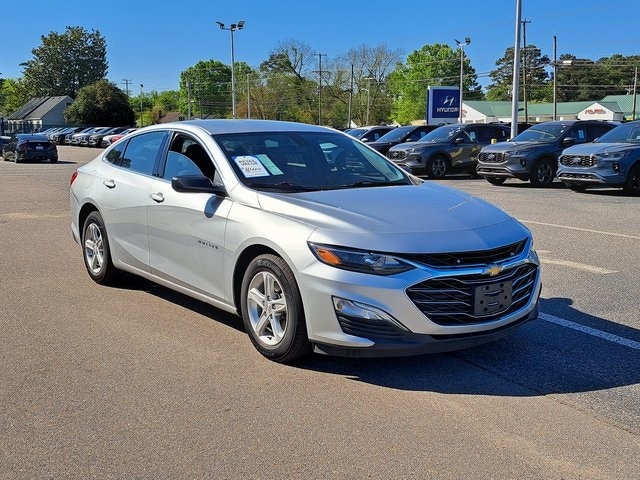 Used 2020 Chevrolet Malibu 1LS with VIN 1G1ZB5ST9LF084724 for sale in Elizabeth City, NC