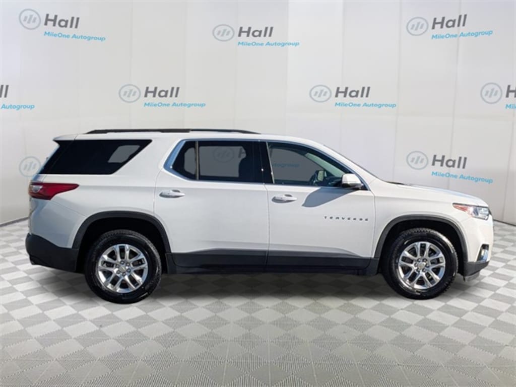 Used 2020 Chevrolet Traverse LT SUV