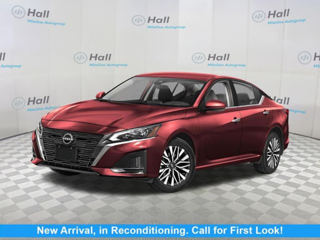 Used 2024 Nissan Altima 2.5 SV Sedan