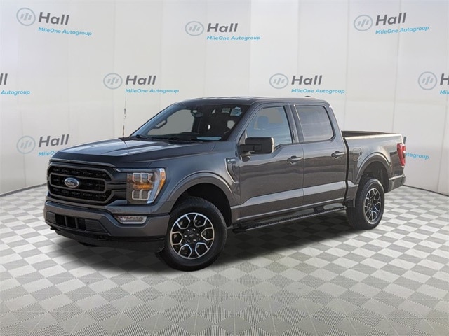 2021 Ford F-150 XLT's photo