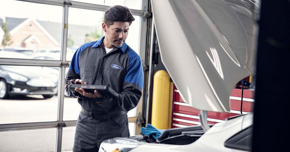 Ford_Service_UnderTheHood